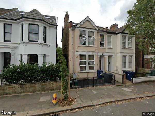 Flat Birkbeck Avenue in Greater London