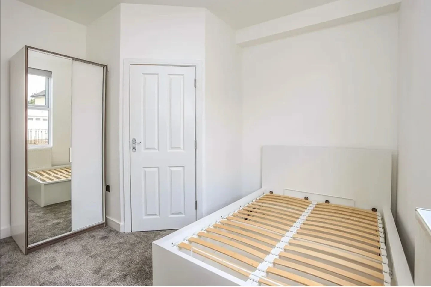Room Albert Road North in Watford