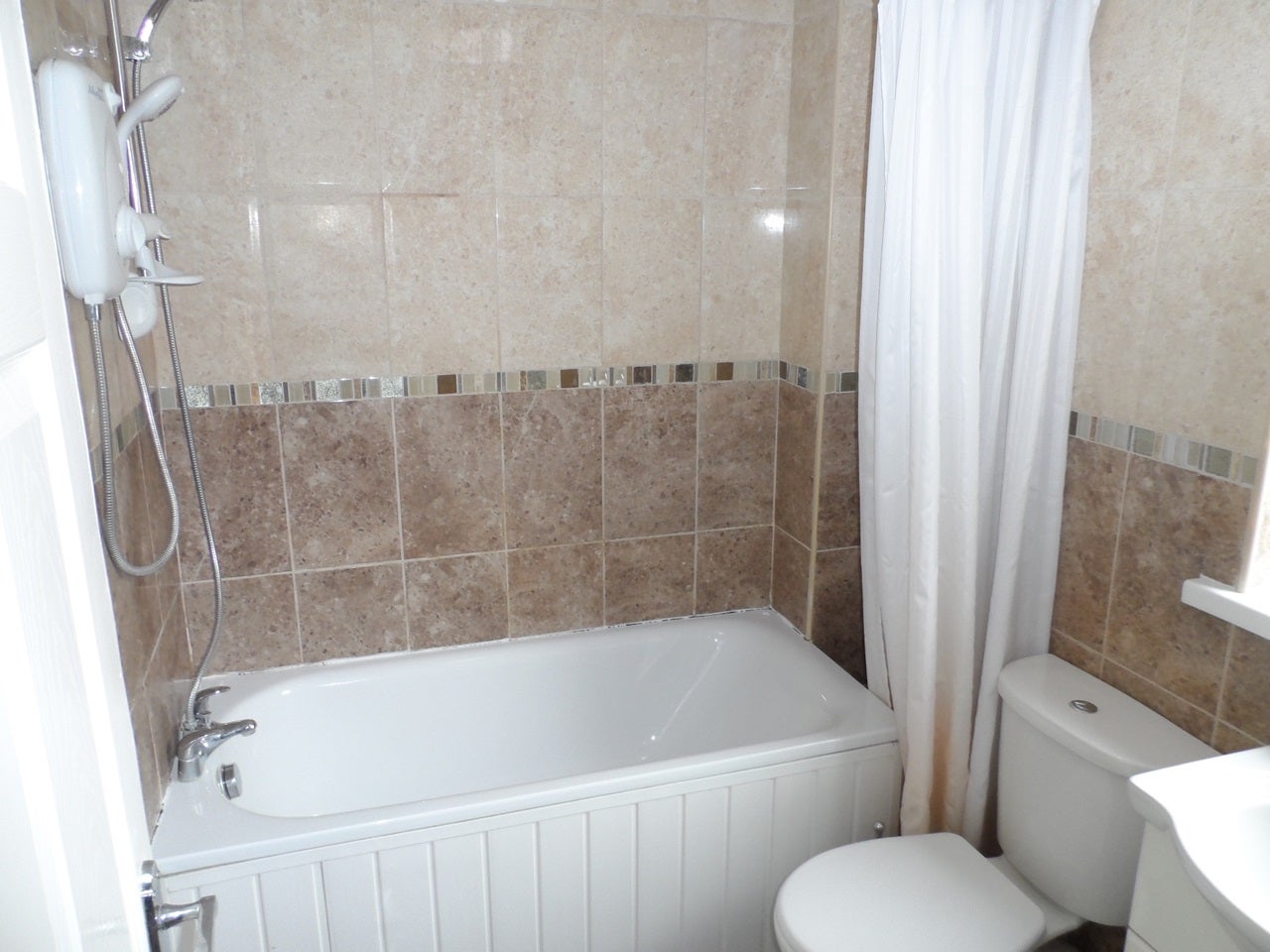 House Leontine Close in Greater London