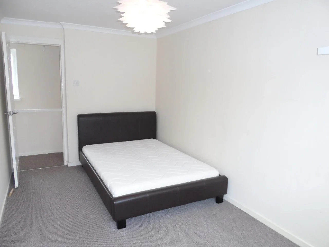 House Leontine Close in Greater London