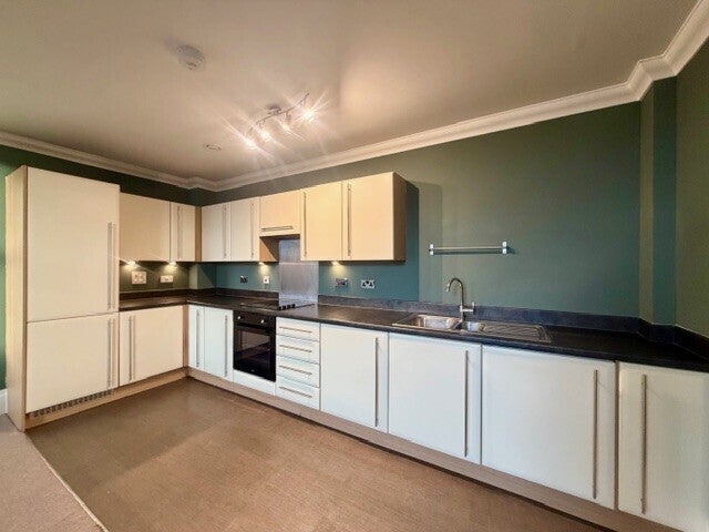 Flat James Weld Close in Southampton