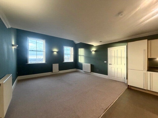 Flat James Weld Close in Southampton