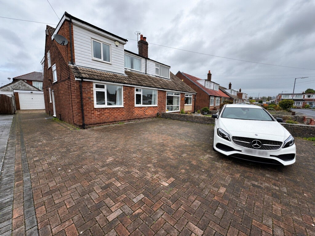 House Ascot Road in Bolton
