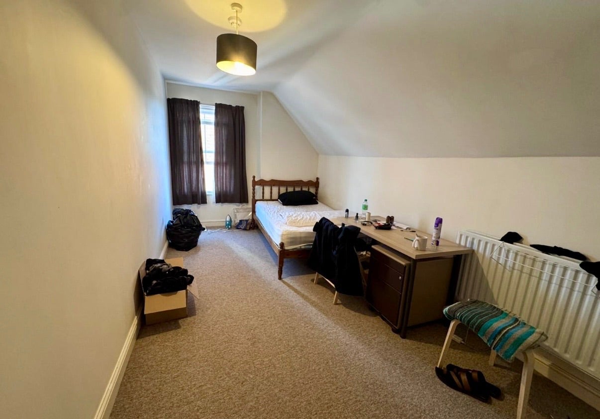 Room Hatfield Road in Ipswich