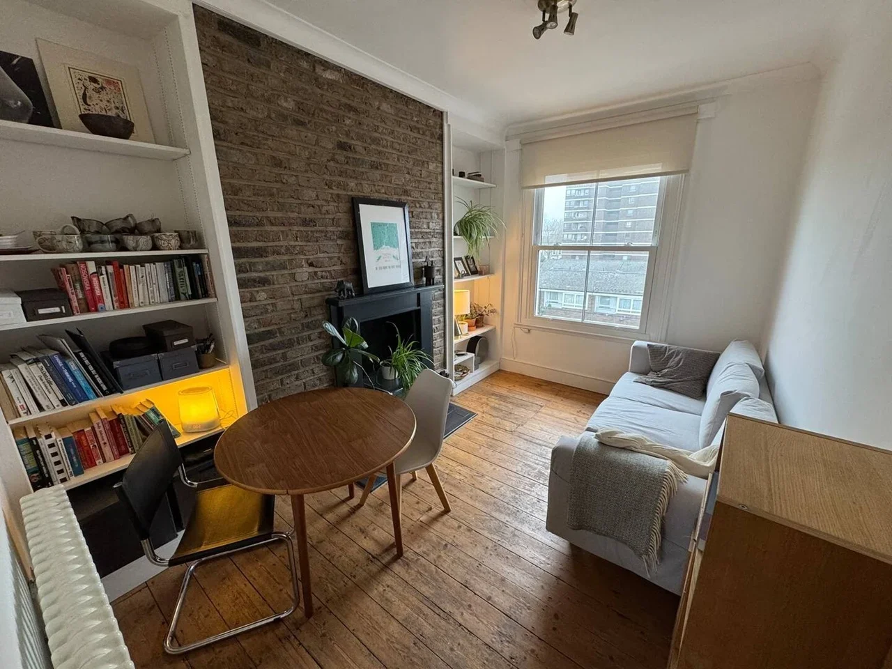 Flat Lauriston Road in Greater London