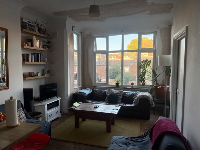 Room Thornton Avenue in Greater London