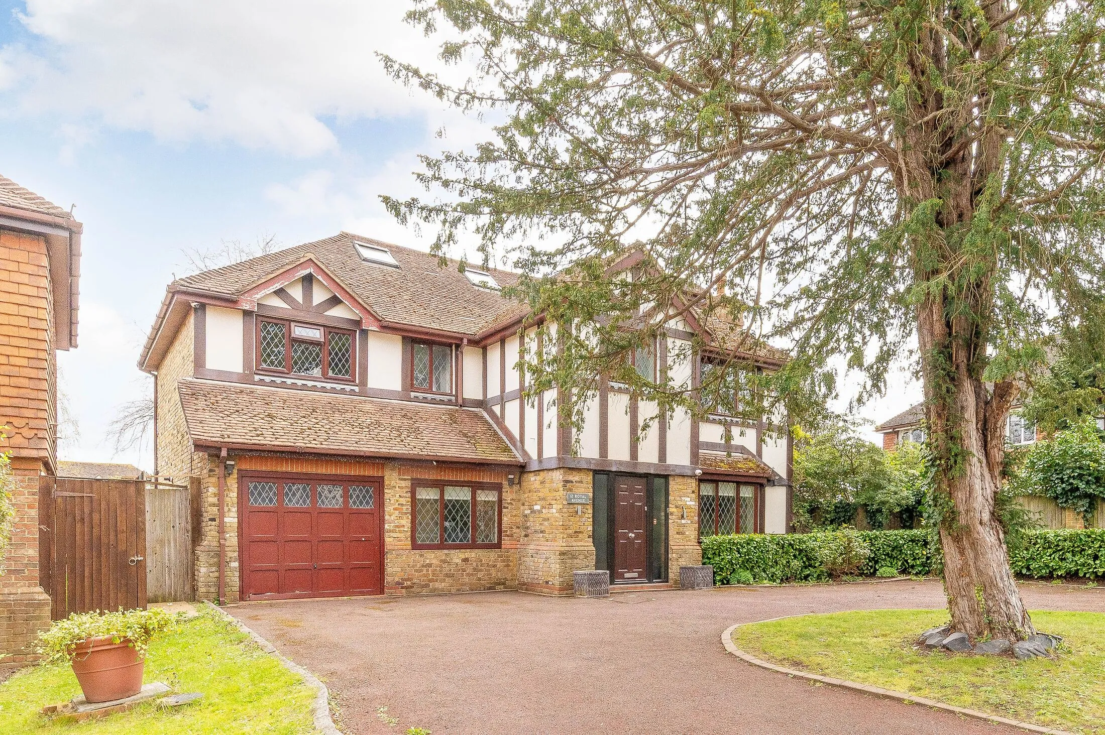 House Royal Avenue in Epsom and Ewell