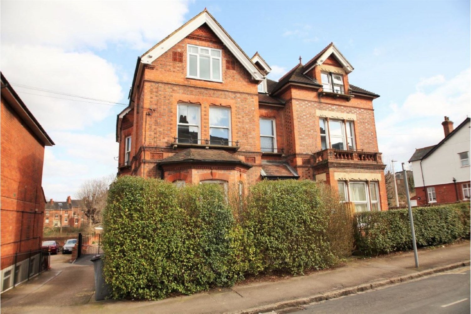 Flat Russell Street in Reading
