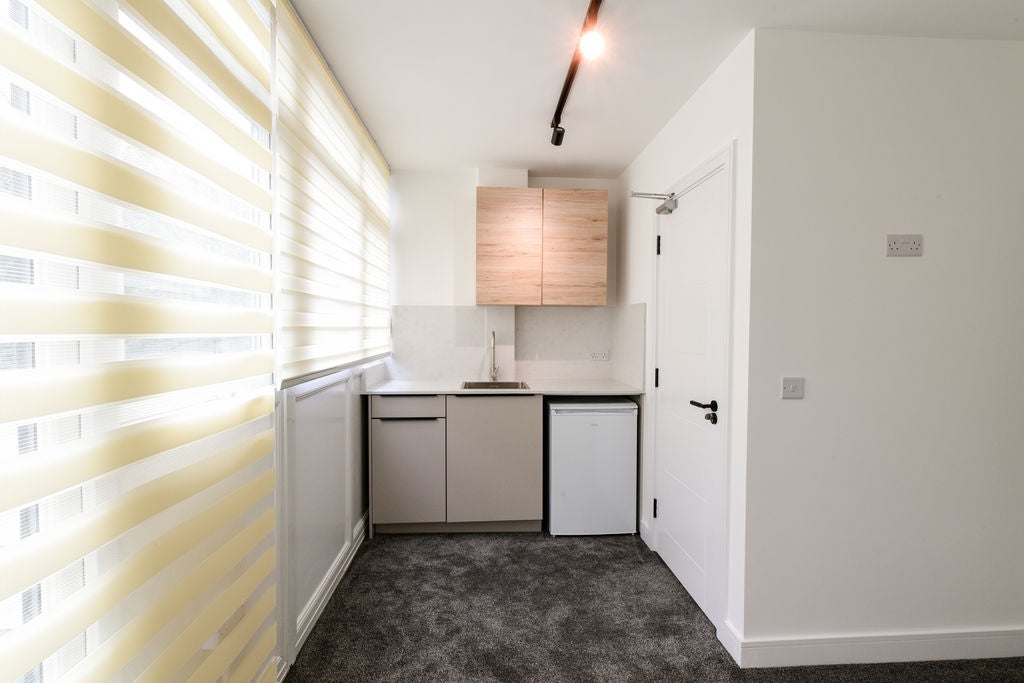 Room Albert Drive in Greater London