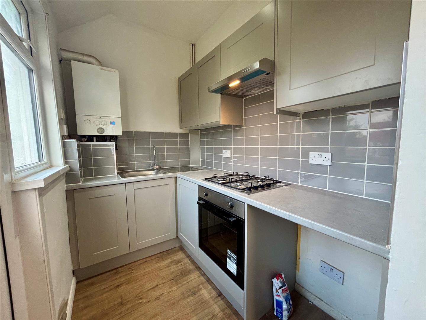 Flat Gainsborough Drive in Southend-on-Sea