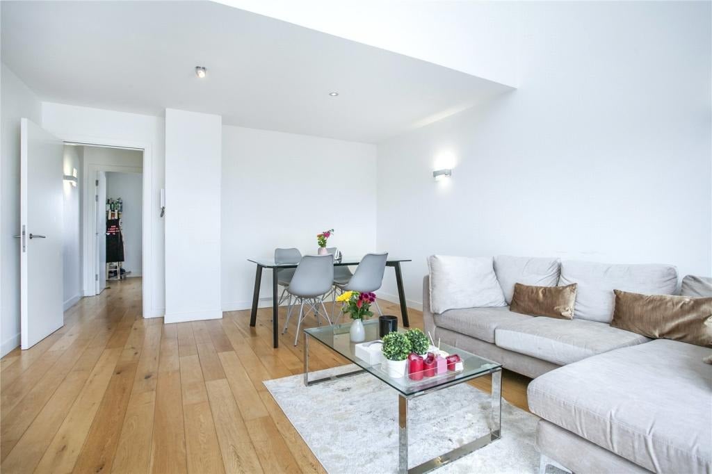 Flat Great Russell Street in Greater London