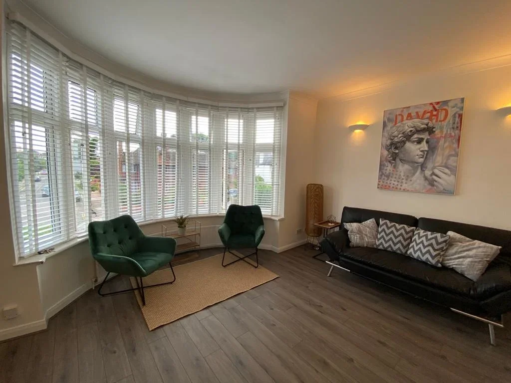 Flat Chatsworth Road in Greater London