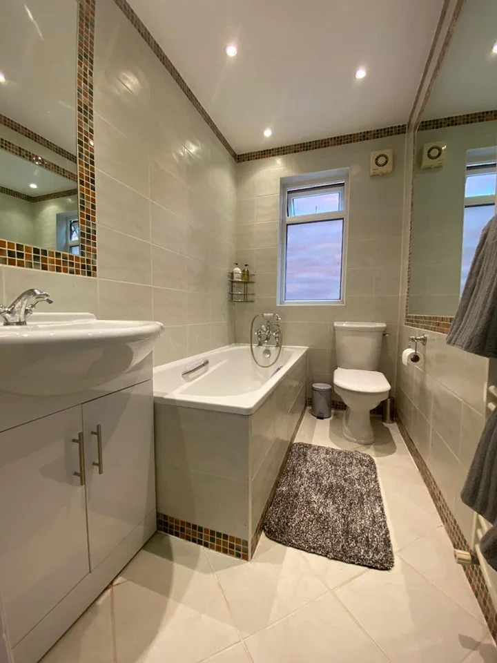 Flat Chatsworth Road in Greater London