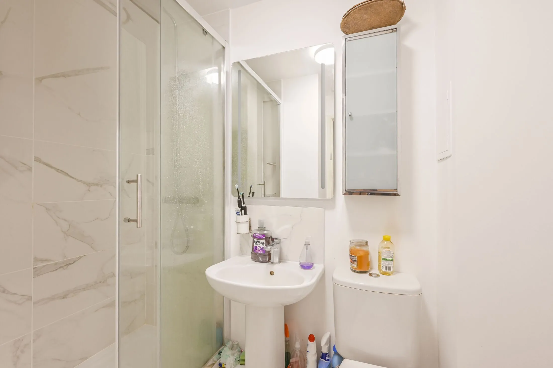 Flat Mellish Street in Greater London