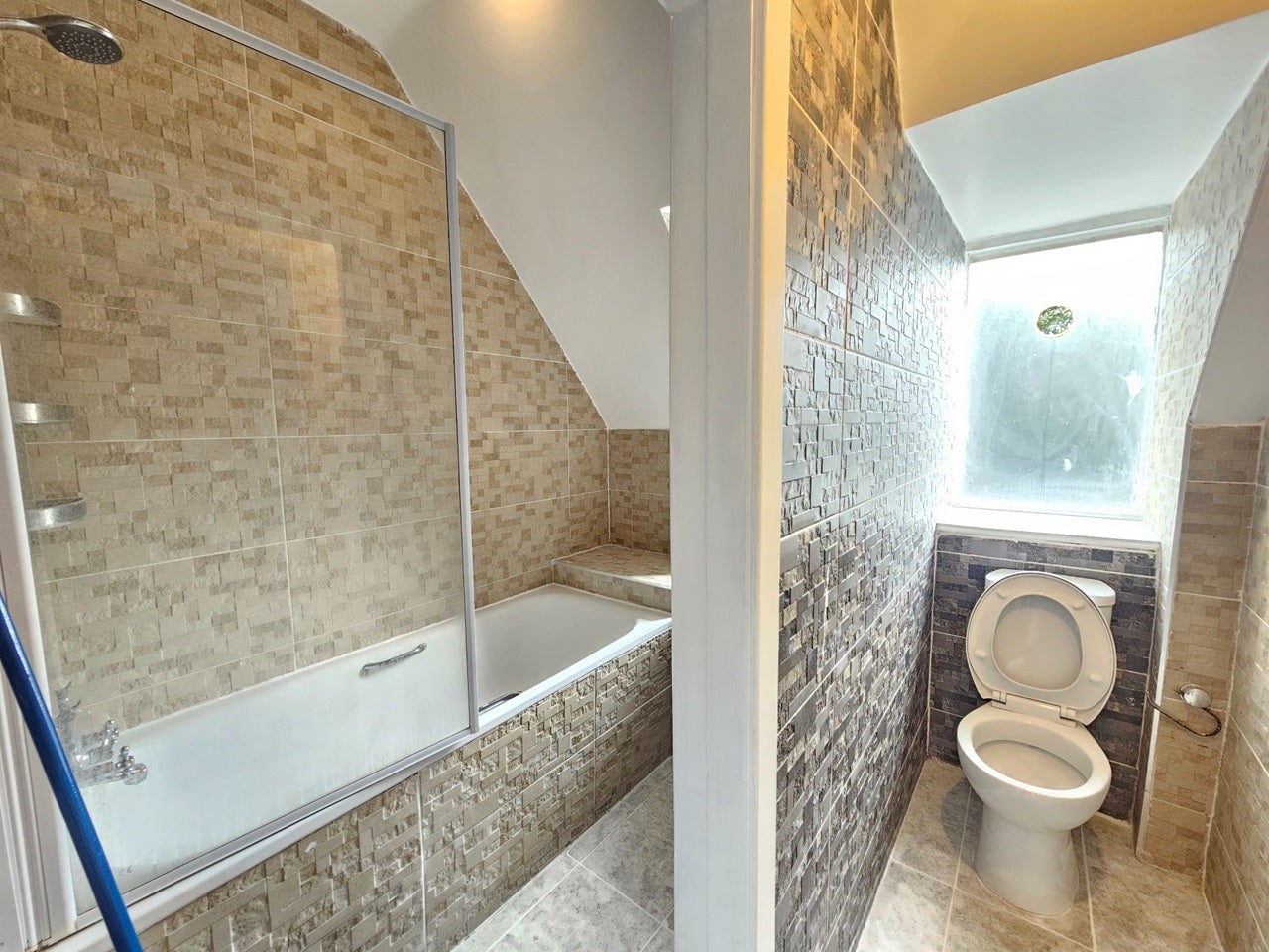 Flat Watling Avenue in Greater London