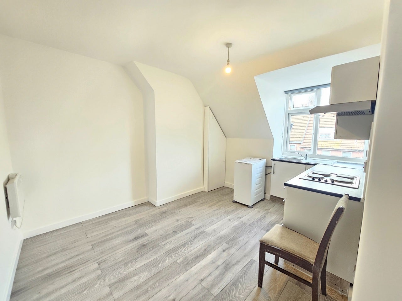 Flat Watling Avenue in Greater London