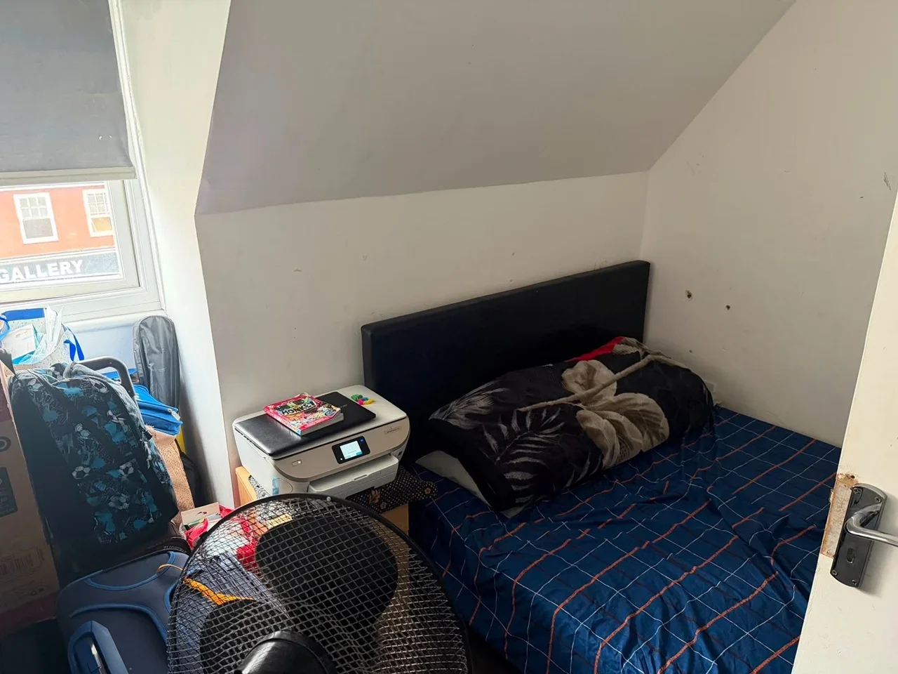 Flat Watling Avenue in Greater London