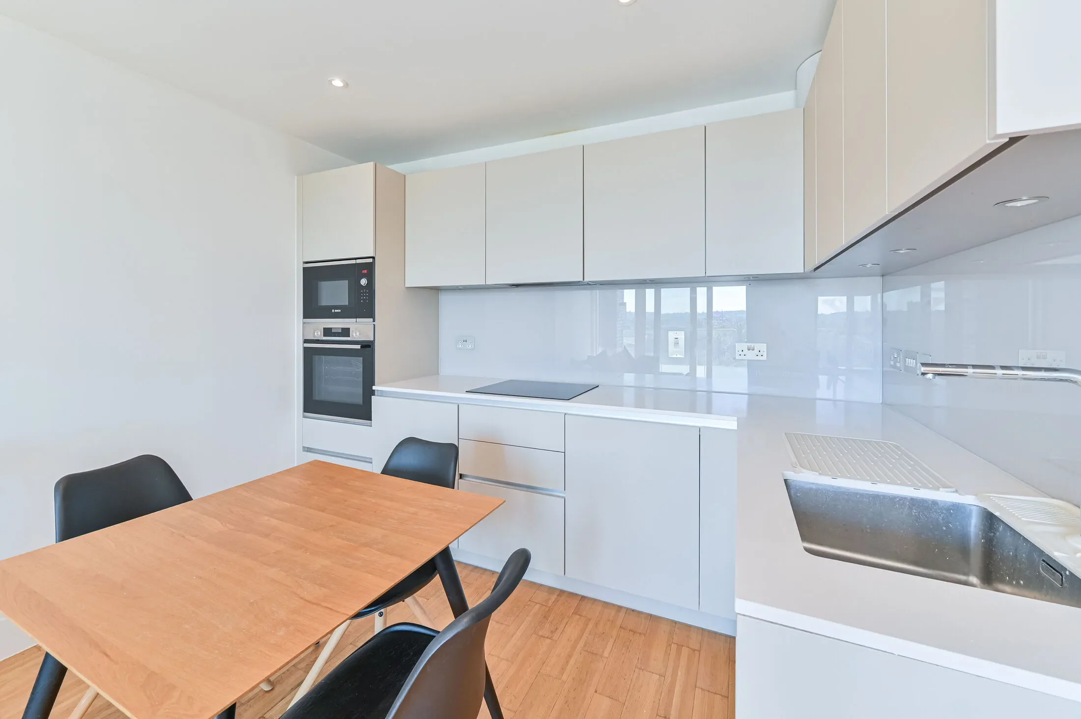 Flat Brixton Hill in Greater London