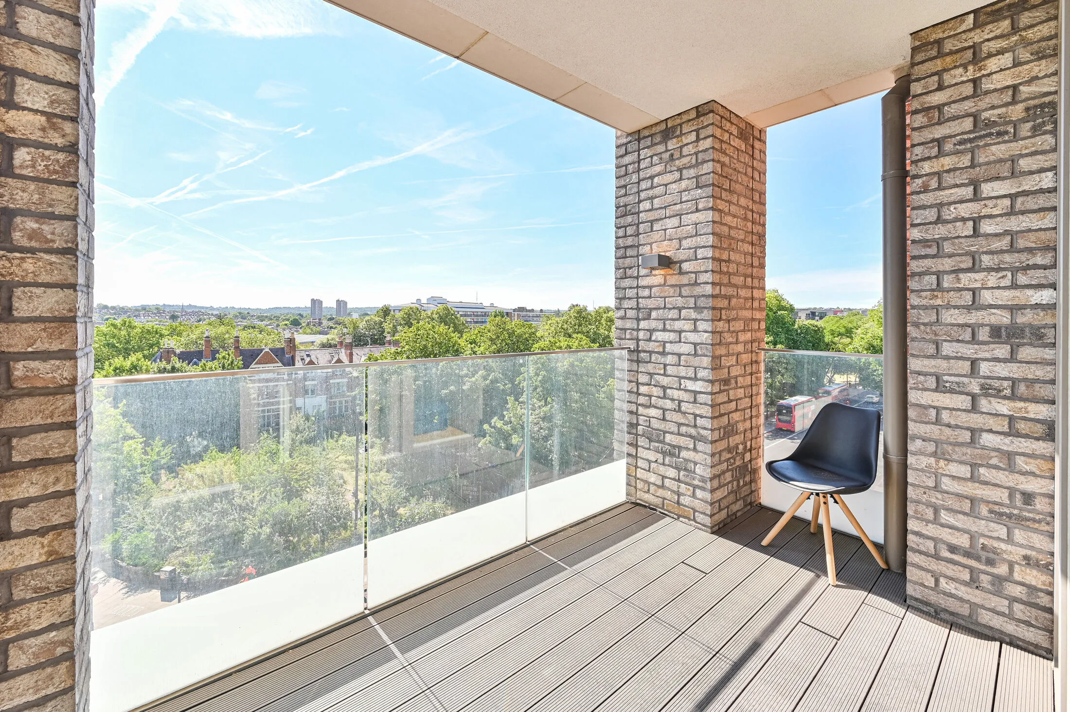 Flat Brixton Hill in Greater London