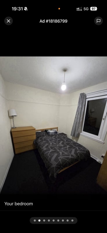 Room Stenhouse Crescent in City of Edinburgh