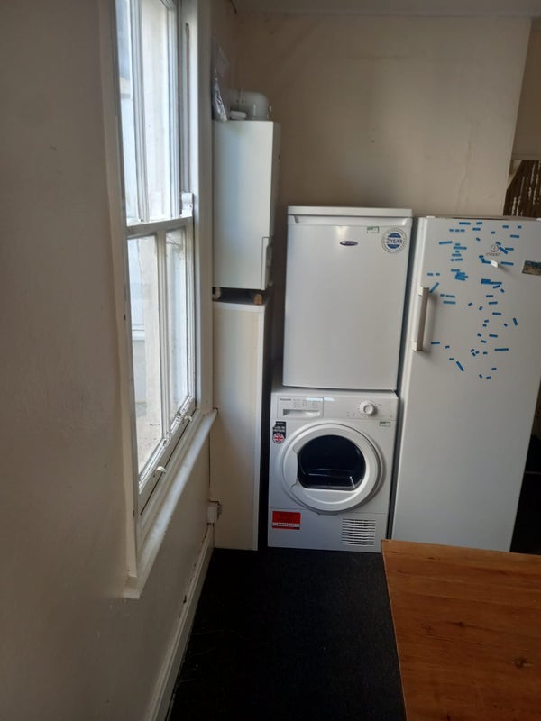 Room Arley Hill in Bristol
