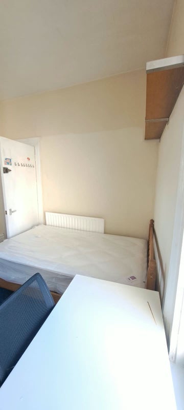 Room Arley Hill in Bristol