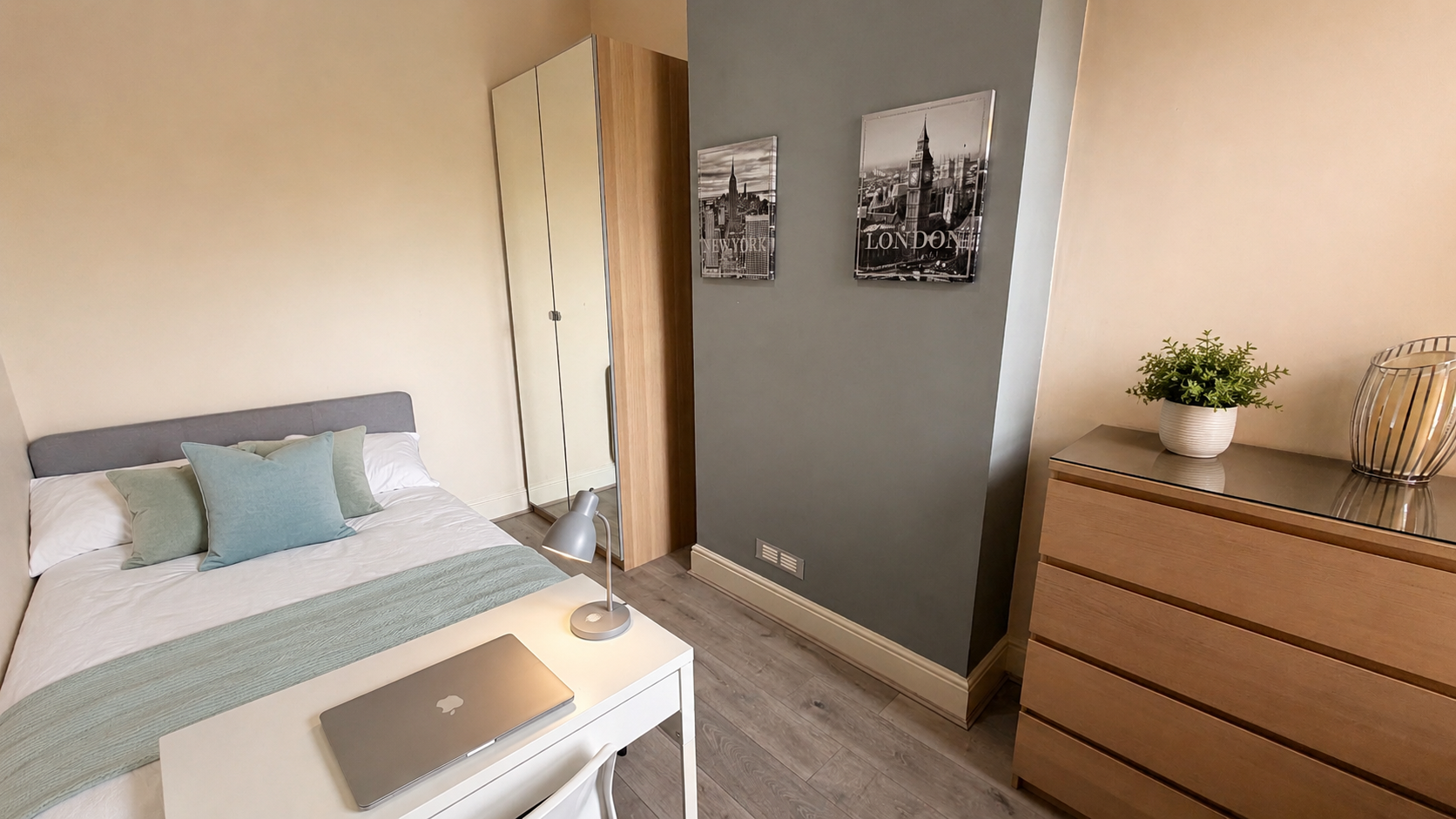 Room Gladstone Avenue in Chester