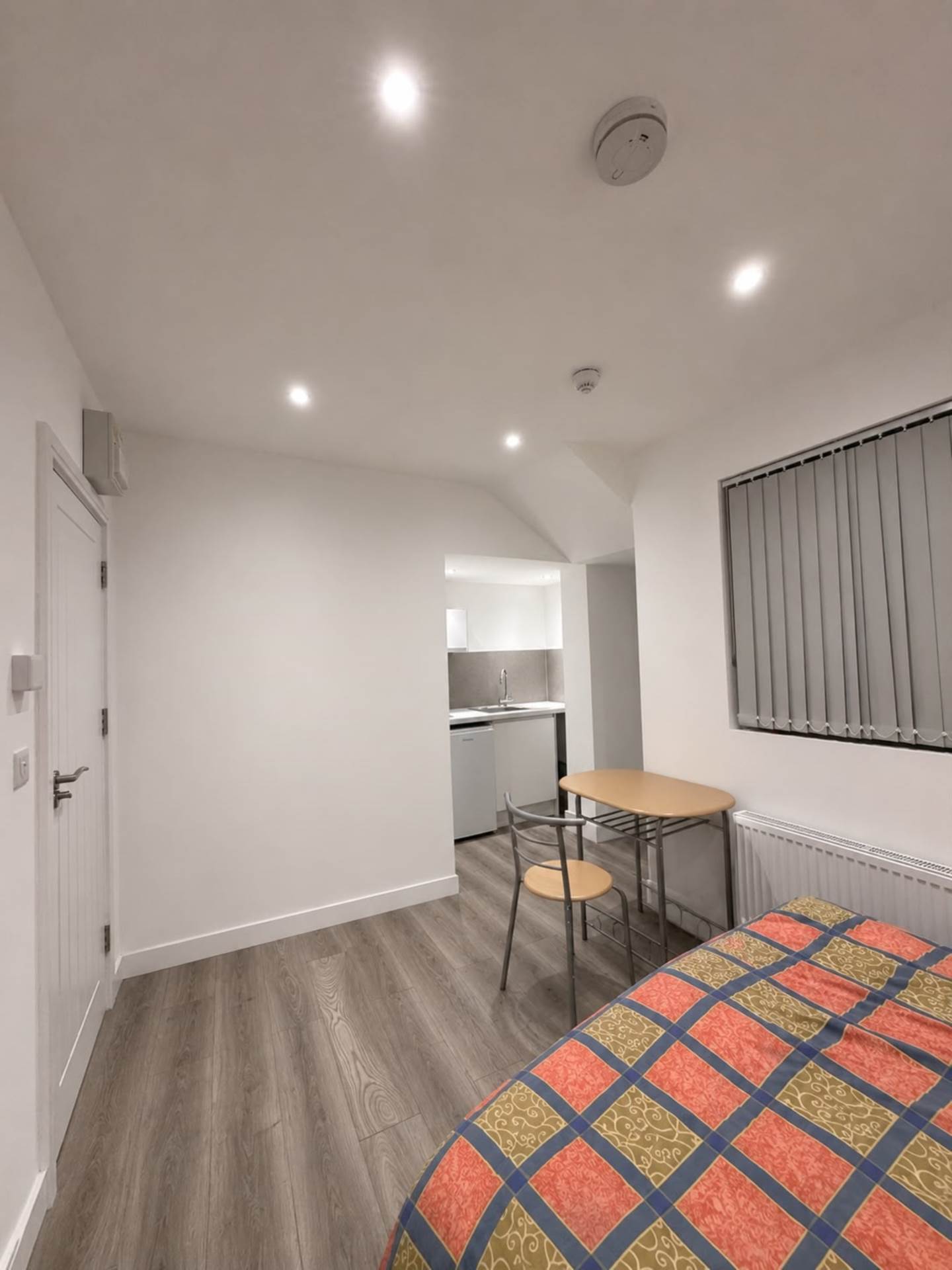 Flat Florence Road in Greater London
