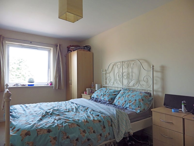 Flat Celsus Grove in Swindon
