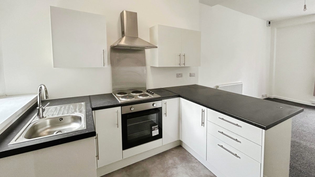 Flat High Street in Pengam