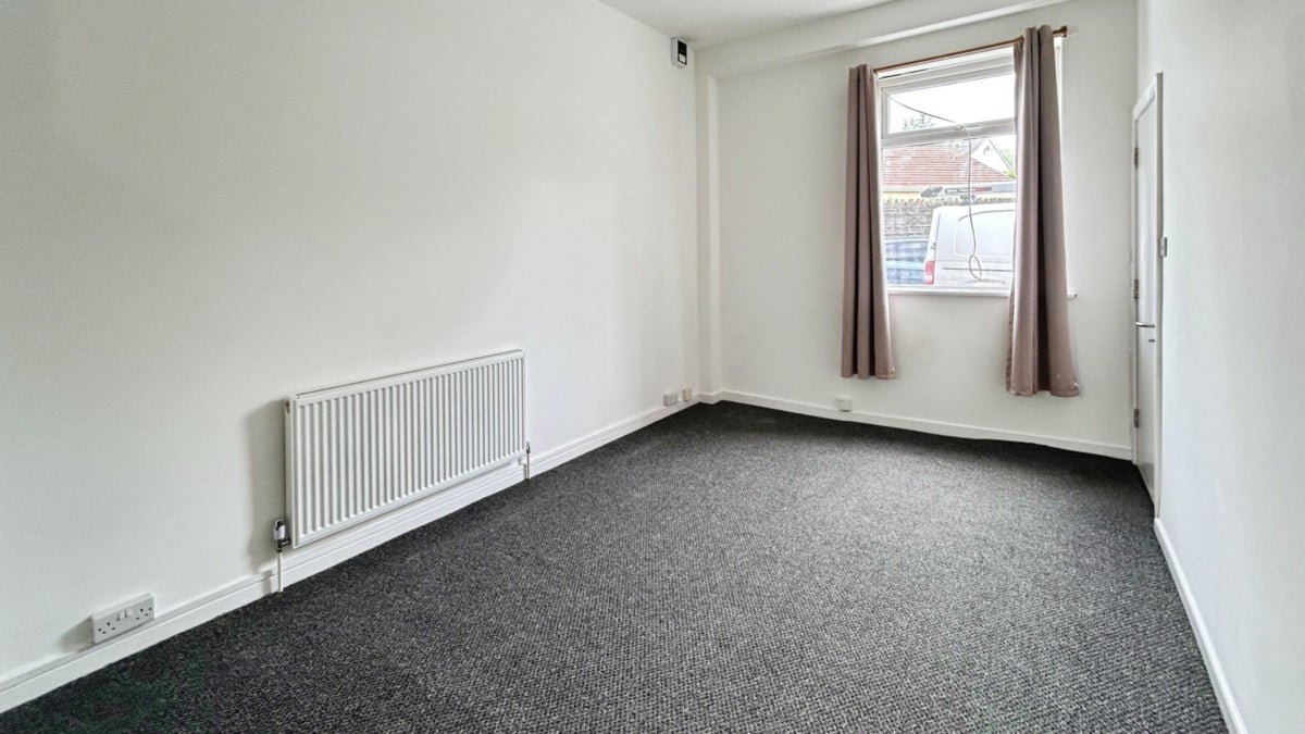 Flat High Street in Pengam
