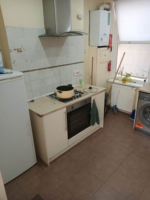 Room Grenfell Road in Greater London