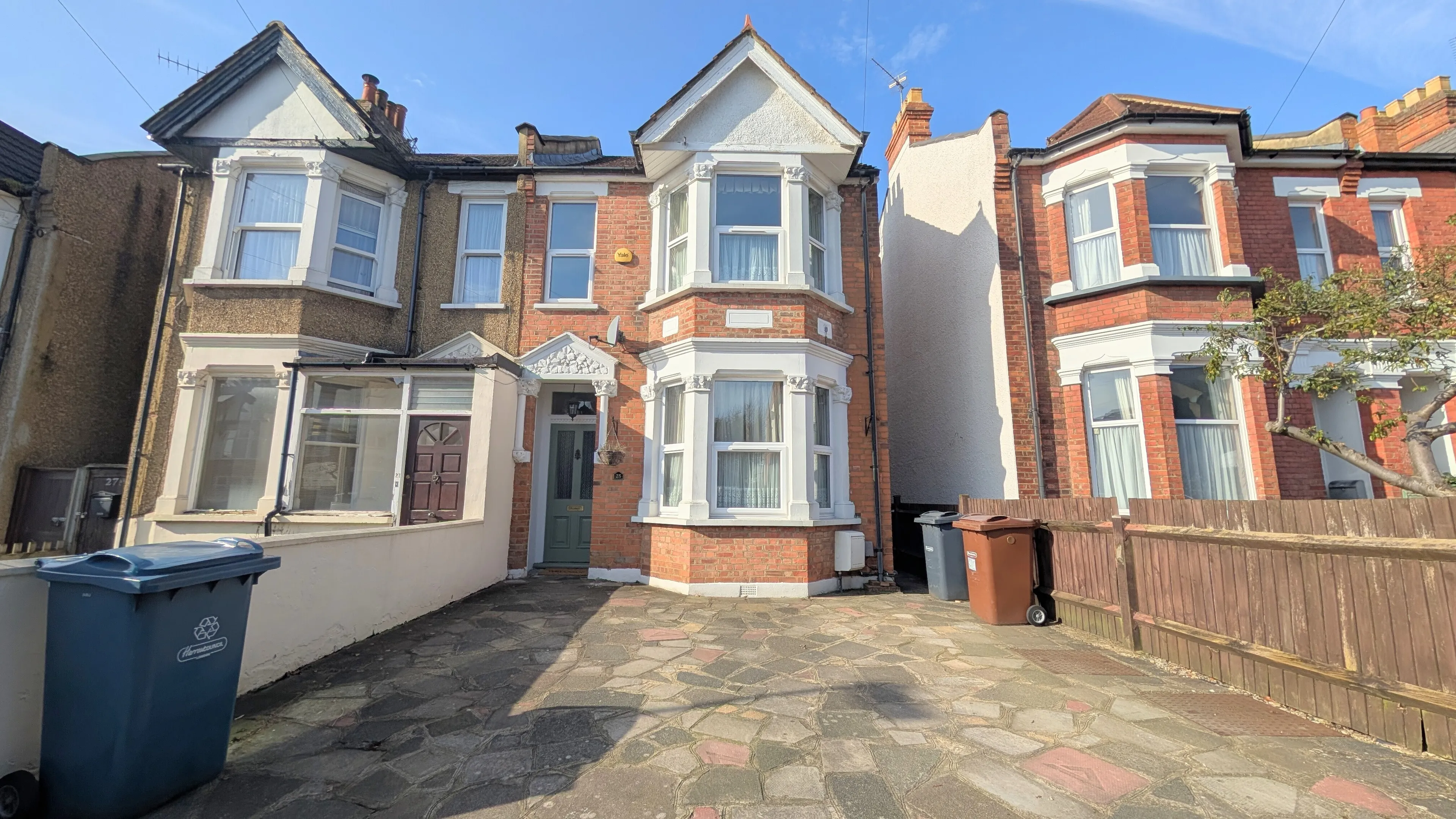 Flat Salisbury Road in Greater London