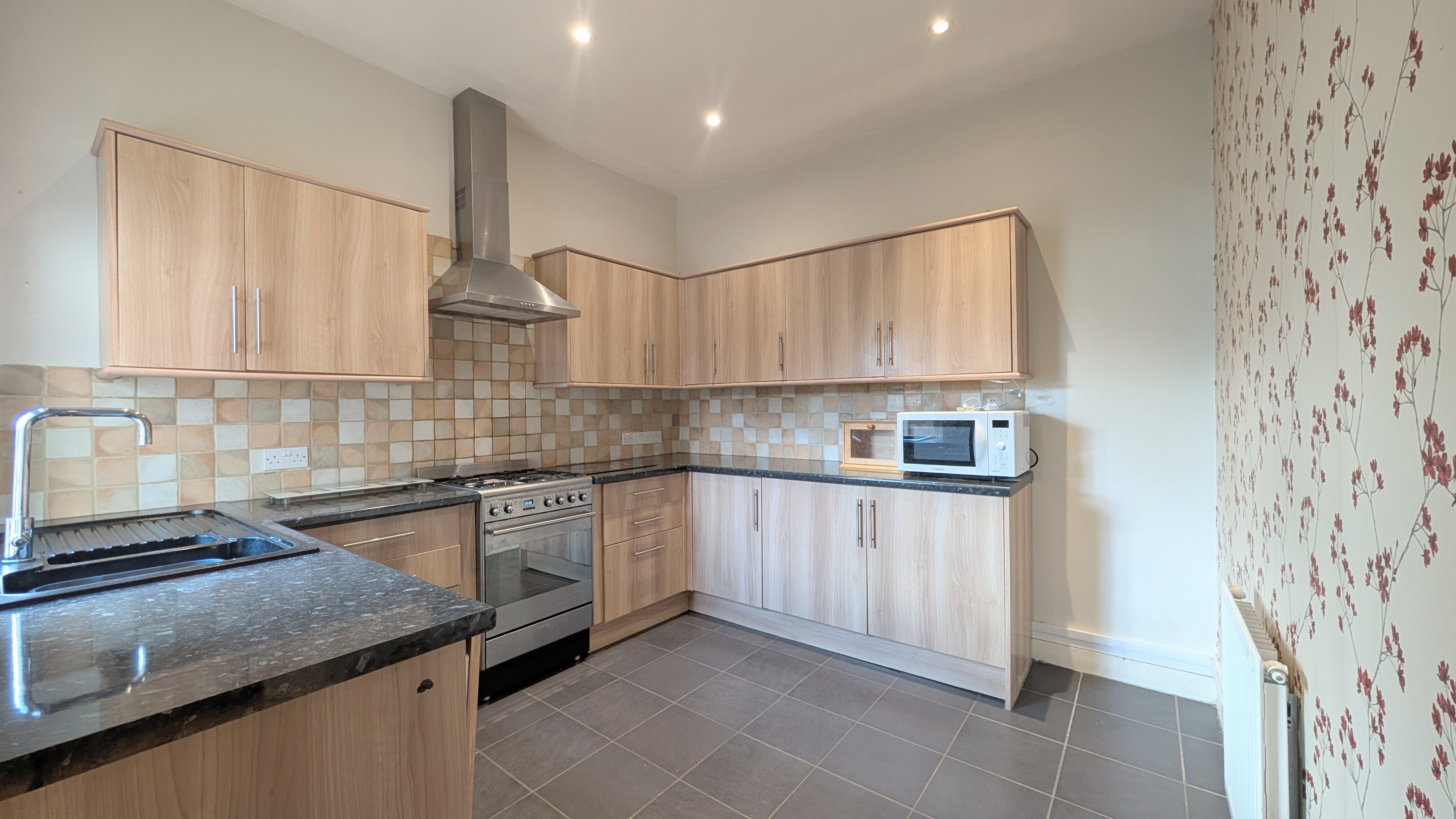 Flat Salisbury Road in Greater London