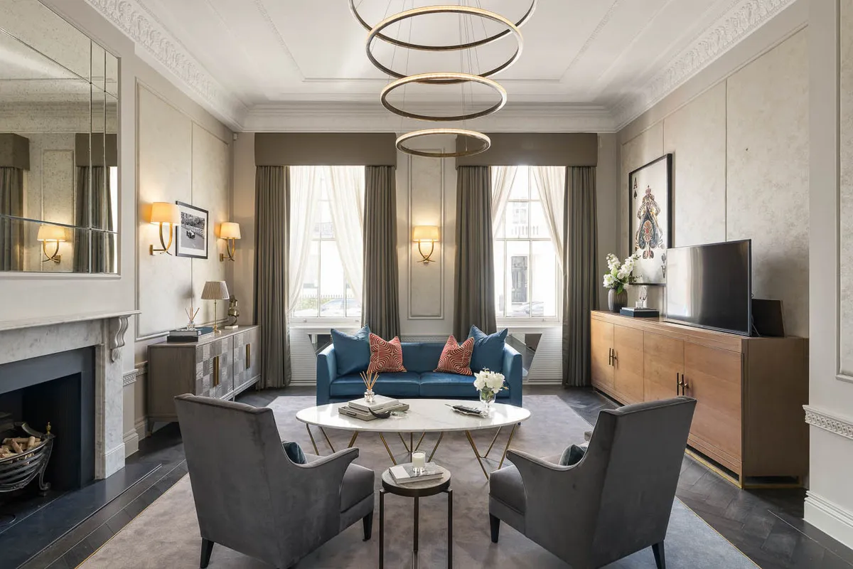 Flat Eaton Place in City of Westminster