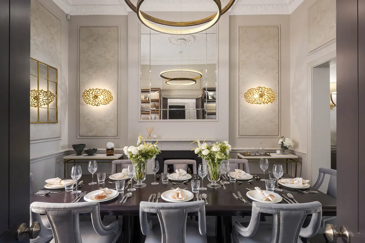 Flat Eaton Place in City of Westminster