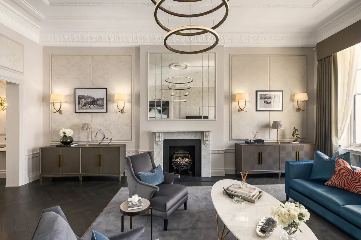 Flat Eaton Place in City of Westminster