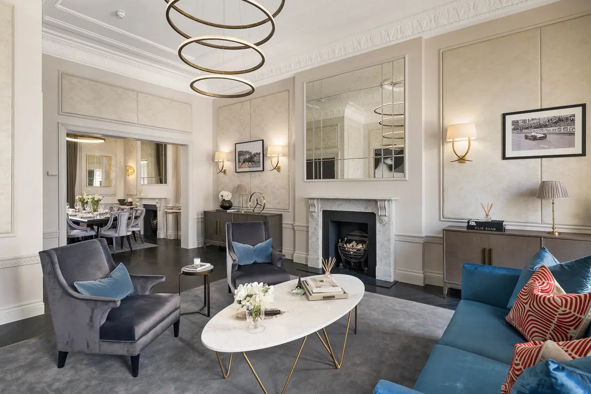 Flat Eaton Place in City of Westminster