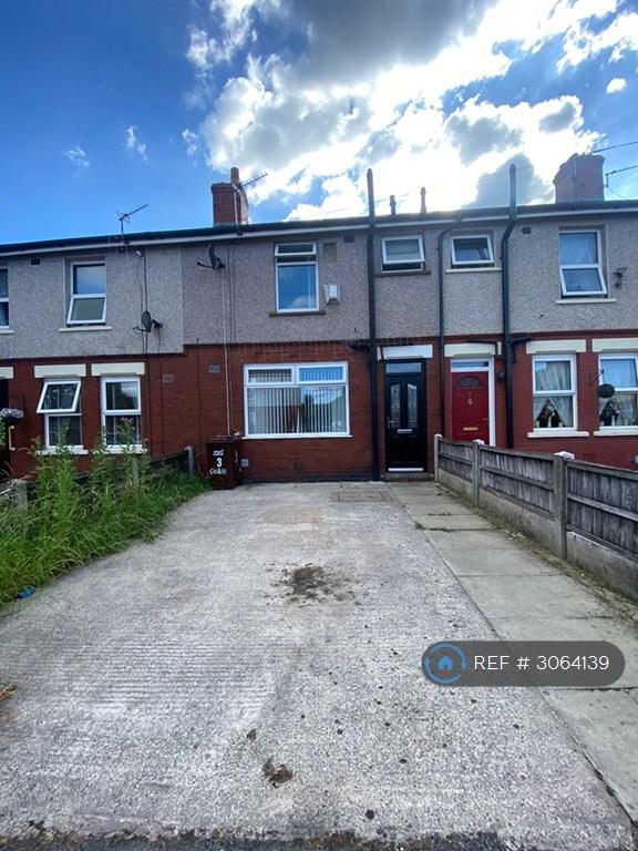 House Cedar Road in Leigh