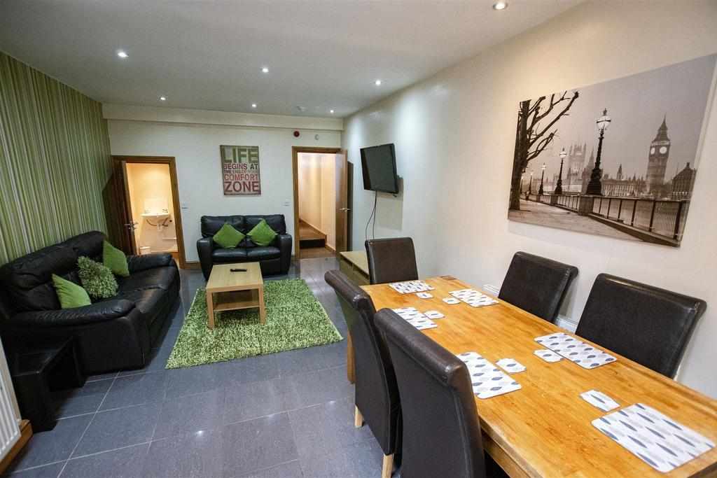 Flat Tiverton Road in Birmingham