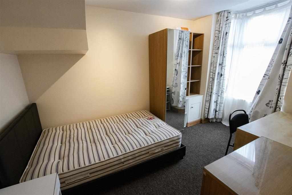 Flat Tiverton Road in Birmingham