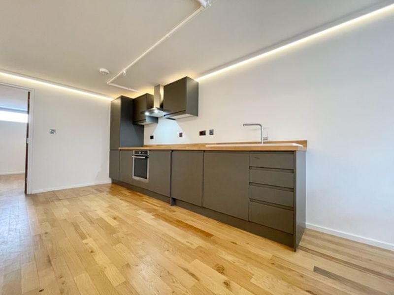 Flat Tanners Hill in Greater London