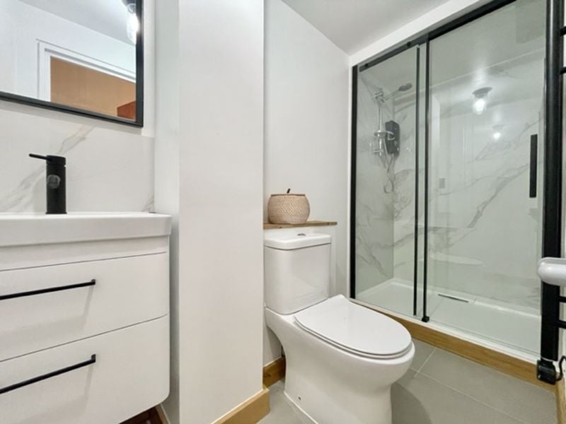 Flat Tanners Hill in Greater London