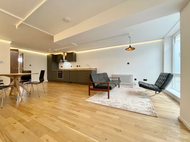 Flat Tanners Hill in Greater London