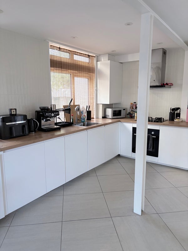 Room Lyncott Crescent in Greater London