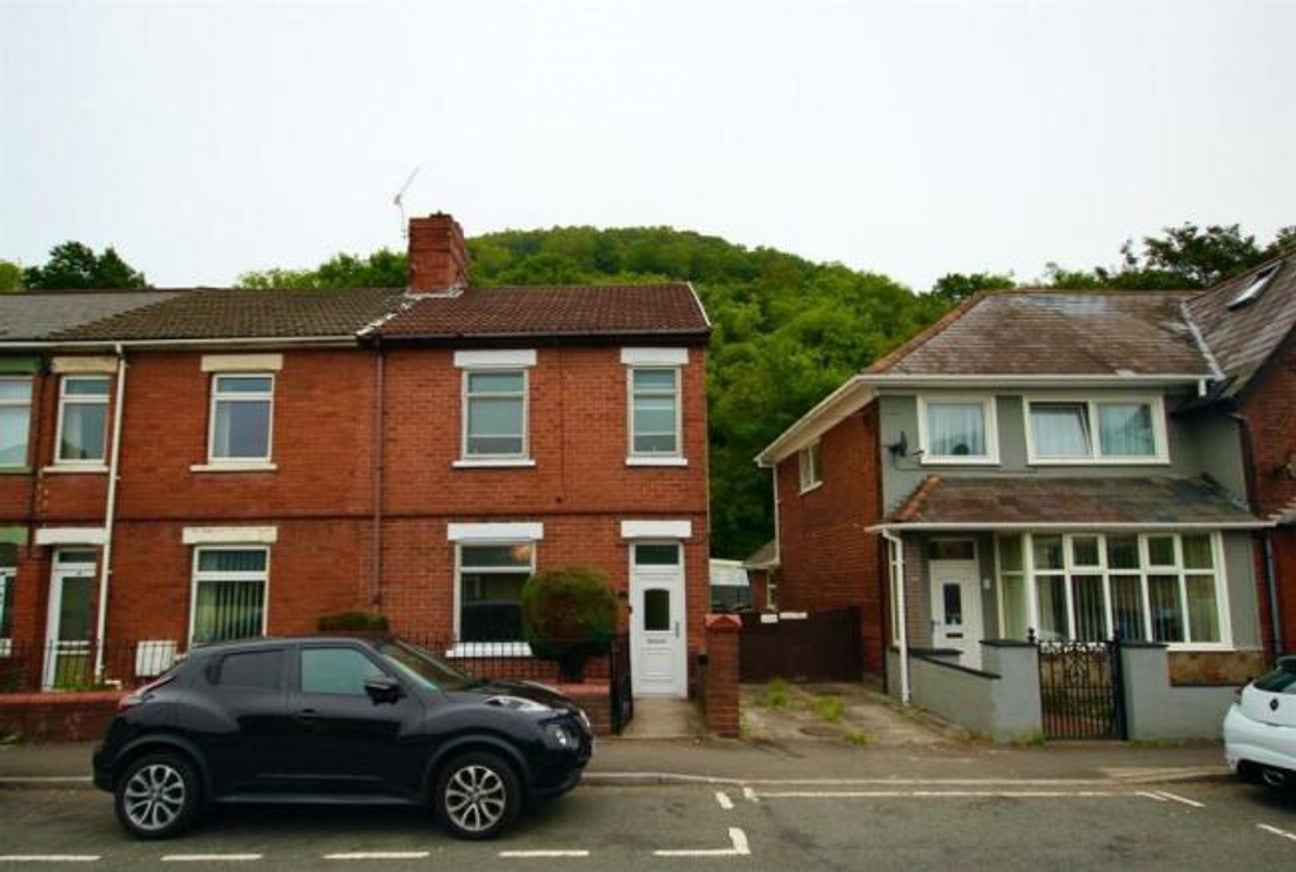 House Risca Road in Pont-y-waun