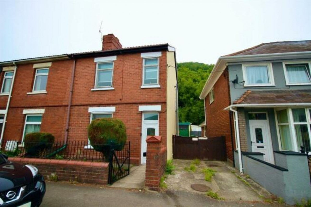 House Risca Road in Pont-y-waun