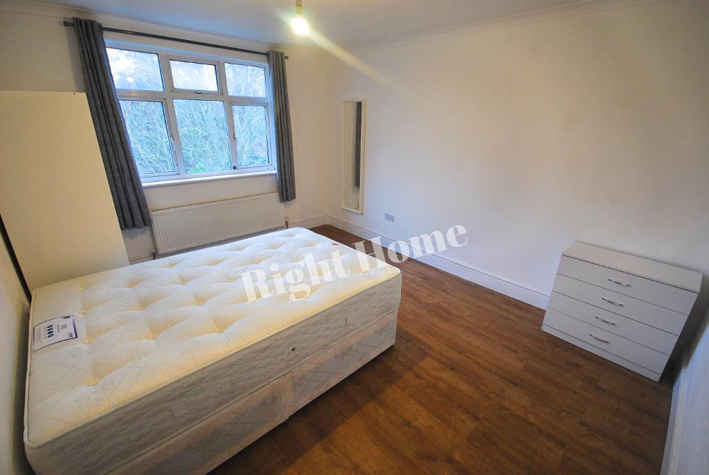 Flat Bridgewater Road in Greater London