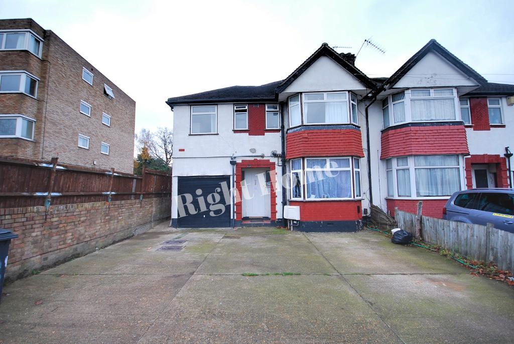 Flat Bridgewater Road in Greater London