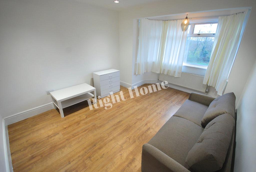 Flat Bridgewater Road in Greater London